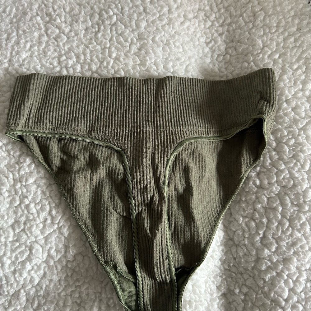 Olive Ribbed Bralette - Picture 5 of 7